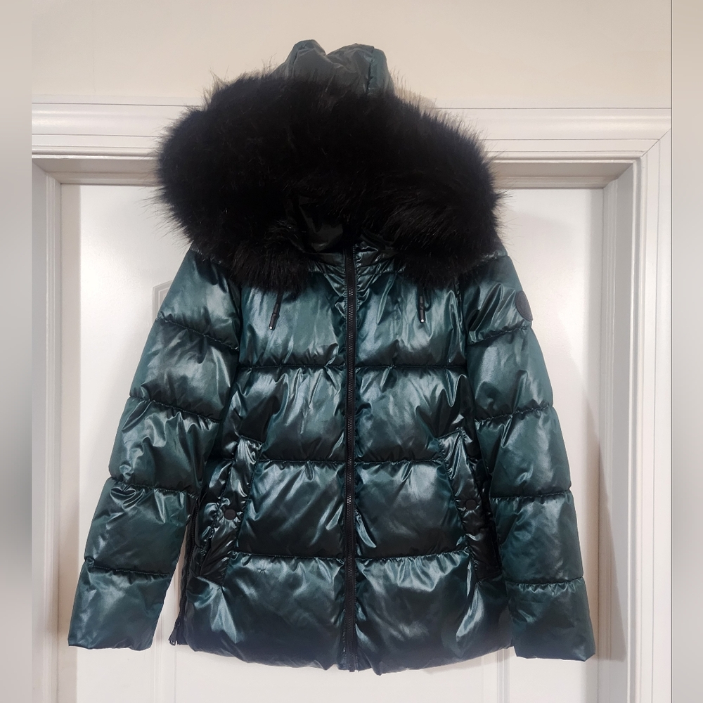 DKNY shiney puffer jacket with faux fur collar.
